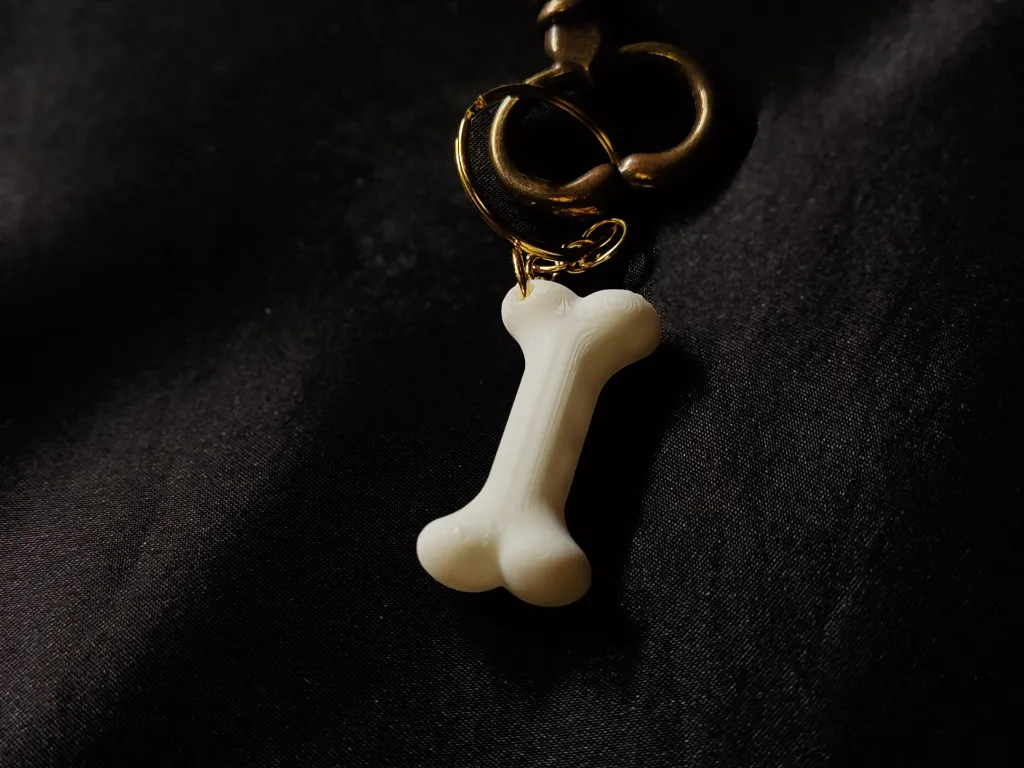 porte clé os close up.webp